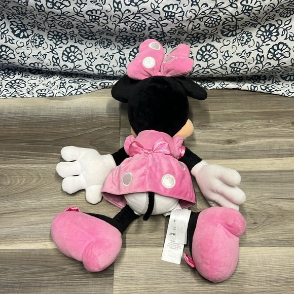 Disney pink dress mini mouse stuffed toy - Picture 8 of 9